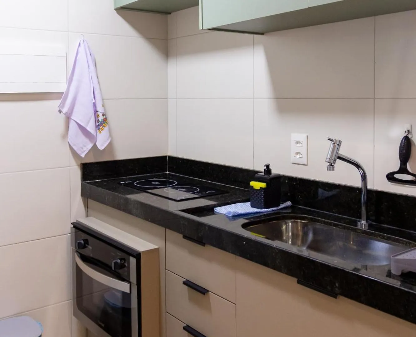 Apartamento Com Vista Maravilhosa No Bairro Do Pina! Cozinha Completa, Wi-Fi, Ar Condicionado E Maquina De Lavar - Condominio Com Estacionamento, Recepcao 24H, Piscina E Academia Recife Apartment