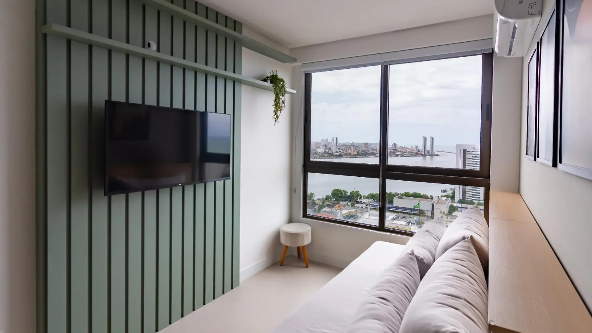 Apartamento Com Vista Maravilhosa No Bairro Do Pina! Cozinha Completa, Wi-Fi, Ar Condicionado E Maquina De Lavar - Condominio Com Estacionamento, Recepcao 24H, Piscina E Academia Recife